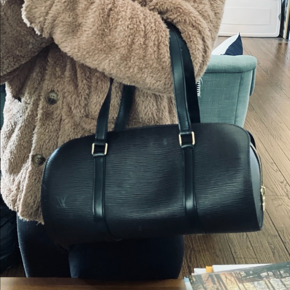 Authentic Louis Vuitton Papillon Epi leather black - Picture 3 of 16